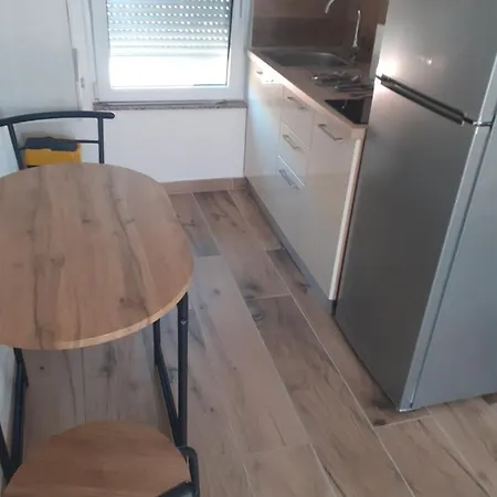 Pavel, Appartement *